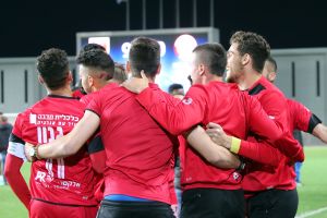 שחקני הפועל חדרה חוגגים