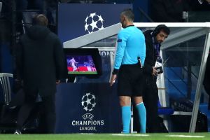 פנדל למנצ'סטר יונייטד בסיוע VAR