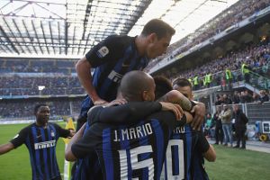 שחקני אינטר חוגגים