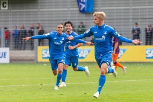 עילי אלמקייס עם שחקני הופנהיים