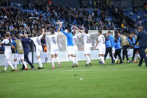 שחקני נבחרת ישראל חוגגים