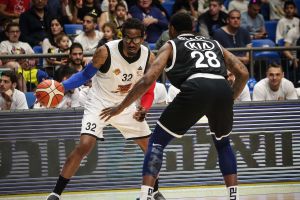 סטודמאייר מול בלאק