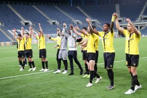 שחקני בית"ר ירושלים חוגגים