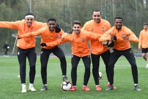 מנור סולומון, לארי קאיודה, שחקני שחטאר