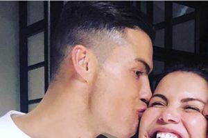 כריסטיאנו רונאלדו עם אחותו