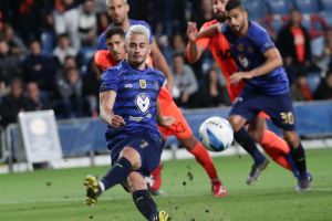 עומר אצילי מחליק