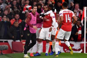 שחקני ארסנל חוגגים