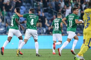 שחקני מכבי חיפה חוגגים