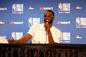 דריימונד גרין במסיבת עיתונאים