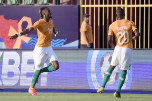 שחקני נבחרת חוף השנהב חוגגים