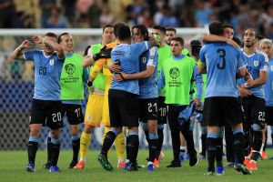 שחקני אורוגוואי חוגגים