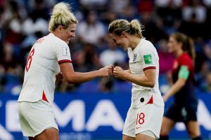 וואייט וברייט חוגגות