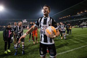 אדריאן דלמאו