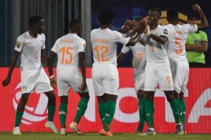 שחקני נבחרת חוף השנהב חוגגים