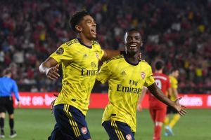 שחקני ארסנל חוגגים