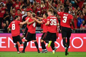 שחקני מנצ'סטר יונייטד חוגגים