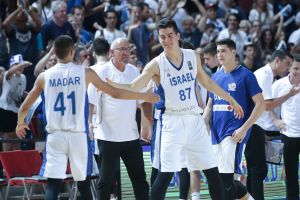 ים מדר, תומר לוינסון