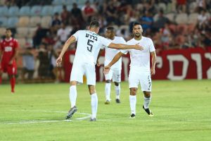 שחקני מ.ס. אשדוד חוגגים