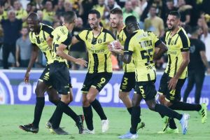 שחקני בית"ר ירושלים חוגגים