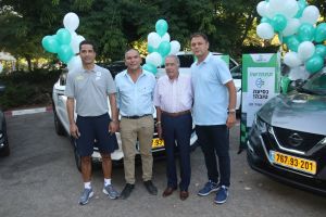 שמעון מזרחי, אלי דריקס