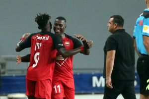 יוג'ין אנסה, קרלוס ריבאס