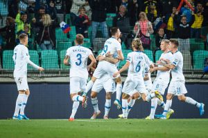 שחקני נבחרת סלובניה חוגגים