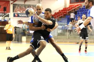 עמית ישראל, יוסי אפו