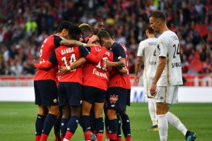 שחקני ליל חוגגים