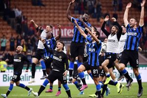 שחקני אינטר חוגגים