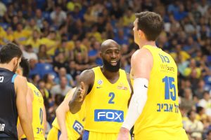 קווינסי אייסי, ג'ייק כהן