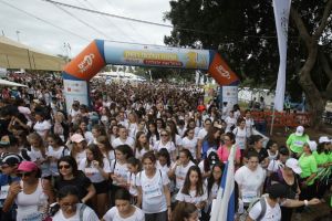 'אתנה הולכות רחוק'