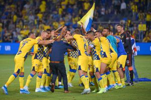 שחקני מכבי תל אביב חוגגים