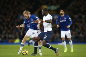 מוסא סיסוקו, טום דיוויס