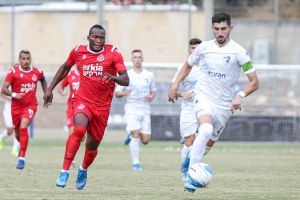 עדן נחמיאס,  דמבה קמארה