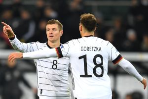 טוני קרוס, לאון גורצקה