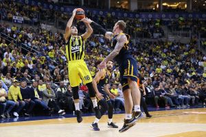 קוסטס סלוקאס