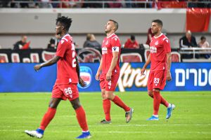 שחקני הפועל תל אביב מאוכזבים