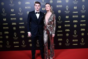 מתייס דה ליכט עם אנאקי מולנאאר