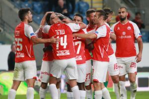 שחקני הפועל באר שבע חוגגים