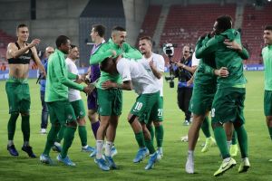 דולב חזיזה ושחקני מכבי חיפה