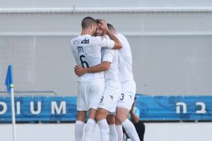 שחקני קריית שמונה חוגגים