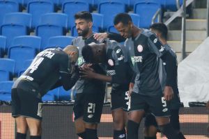 שחקני הפועל חדרה חוגגים