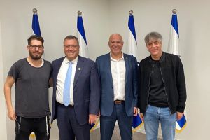 אלי אוחנה, משה חוגג, משה ליאון, איציק לארי