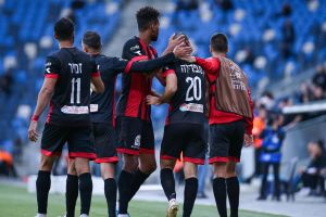 שחקני הפועל חיפה חוגגים