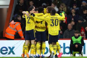 שחקני ארסנל חוגגים