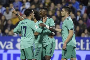 שחקני ריאל מדריד חוגגים עם ויניסיוס ג'וניור