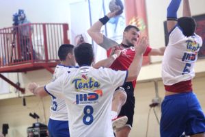 פיוביץ' מאשדוד בבכורה מול רמת השרון