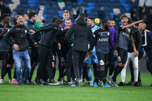 שחקני הפועל כפר סבא חוגגים