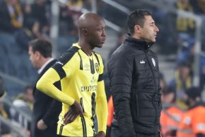 אנטואן קונטה, אלי חכמון