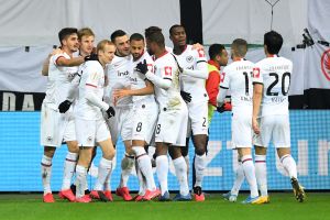 שחקני פרנקפורט חוגגים